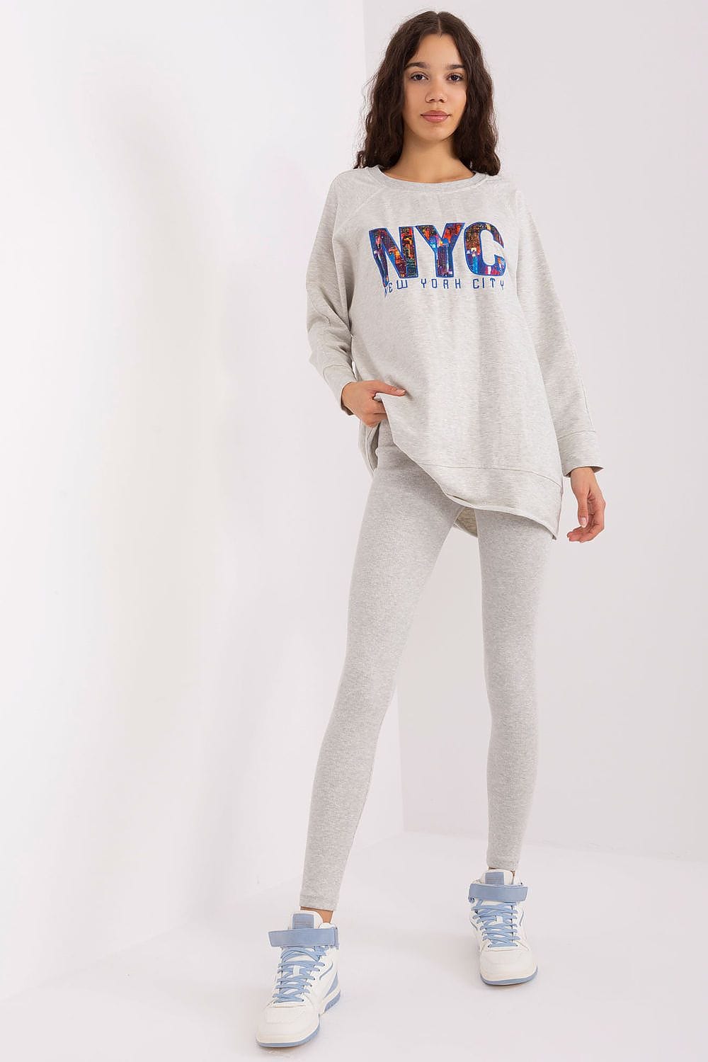 Teon Clothing EU Women's set consisting of a sweatshirt and leggings