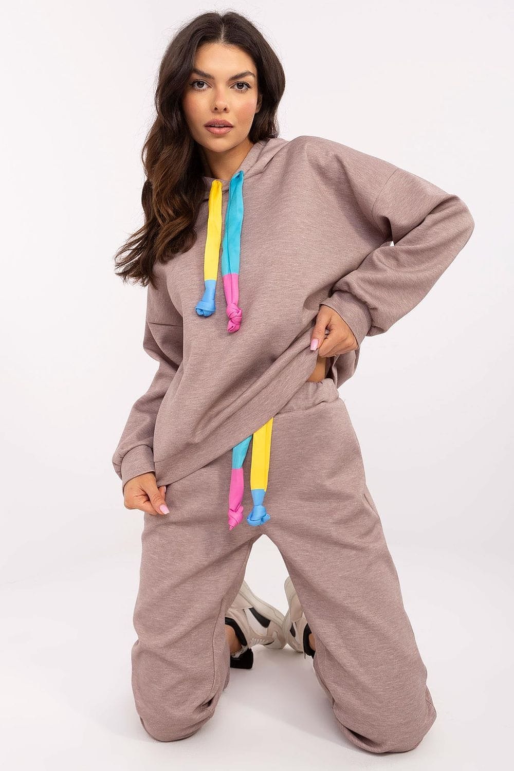 Teon Clothing EU Women's trendy tracksuit