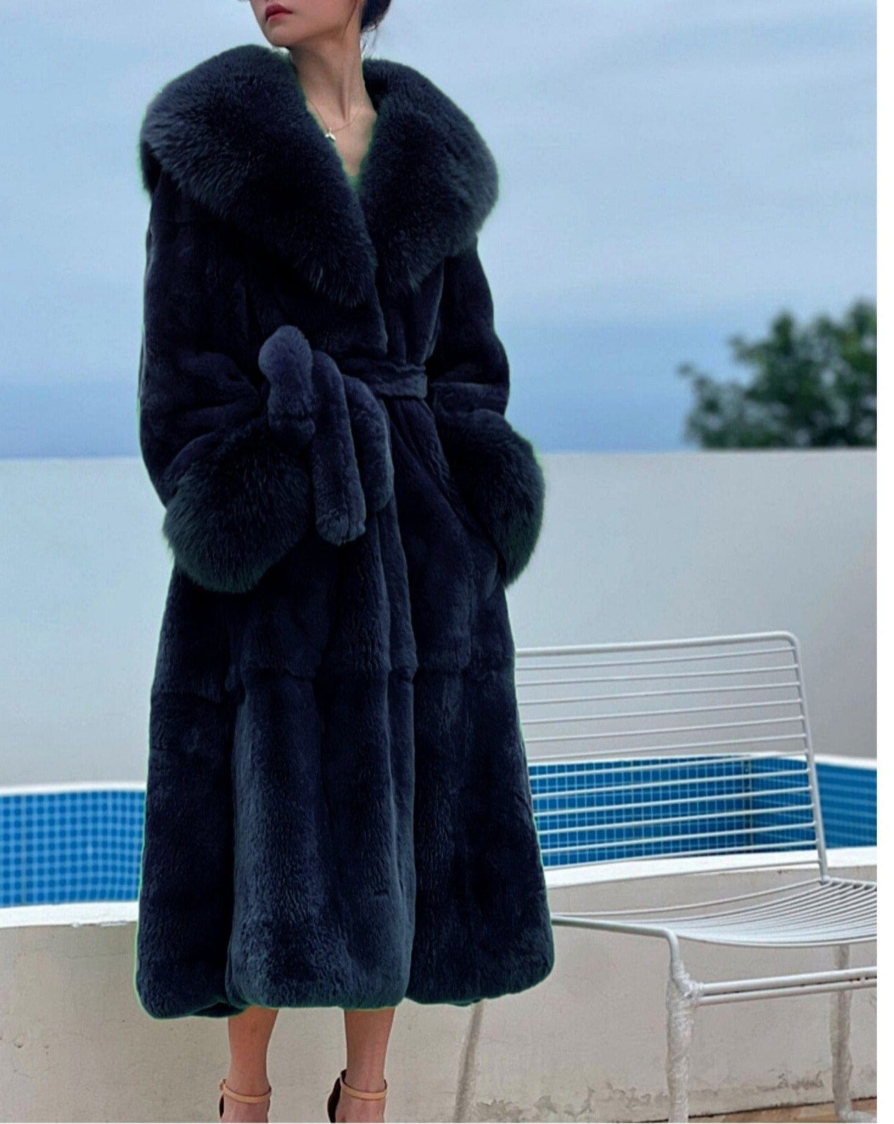 Teonclothingshop 2023. Long faux fur coat