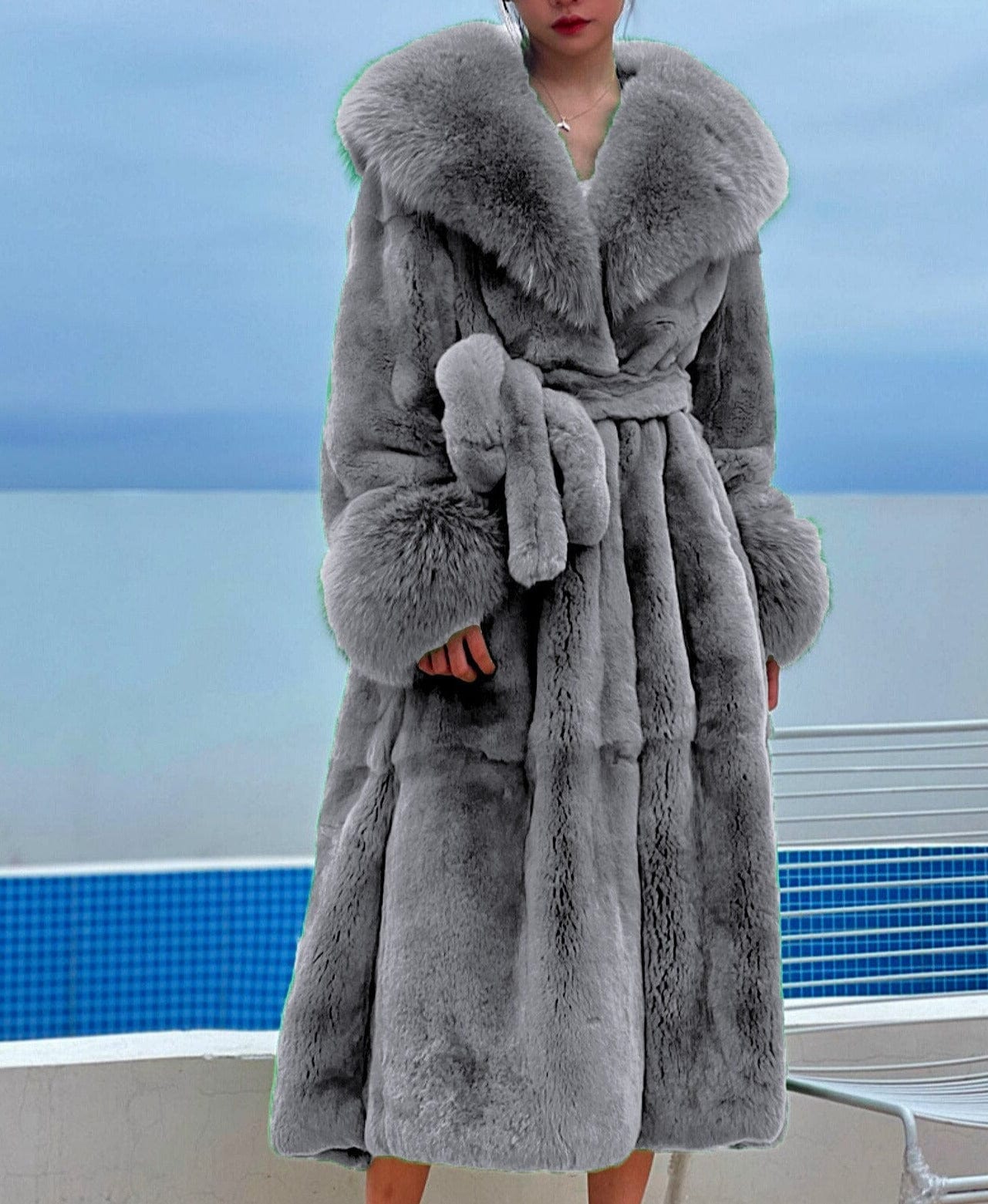 Teonclothingshop 2023. Long faux fur coat