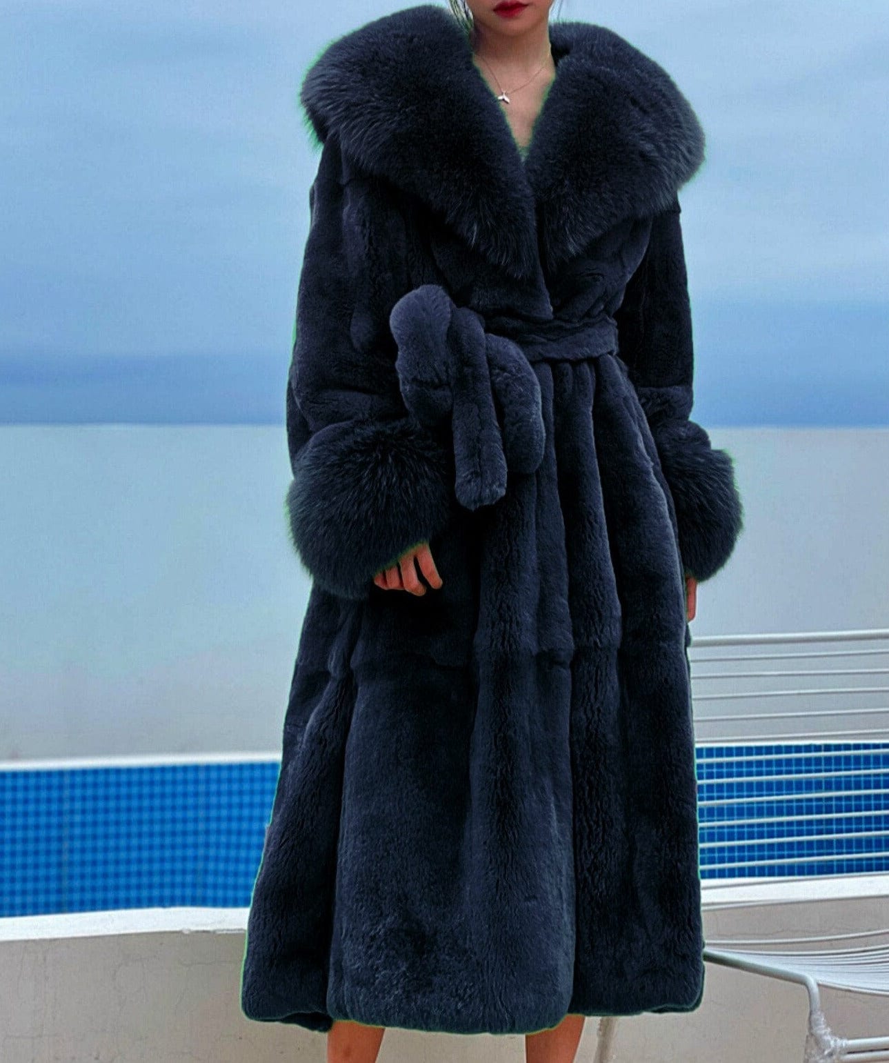 Teonclothingshop 2023. Long faux fur coat