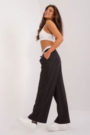 Teon Clothing EU These elegant pants are the perfect choice for a variety of occasions