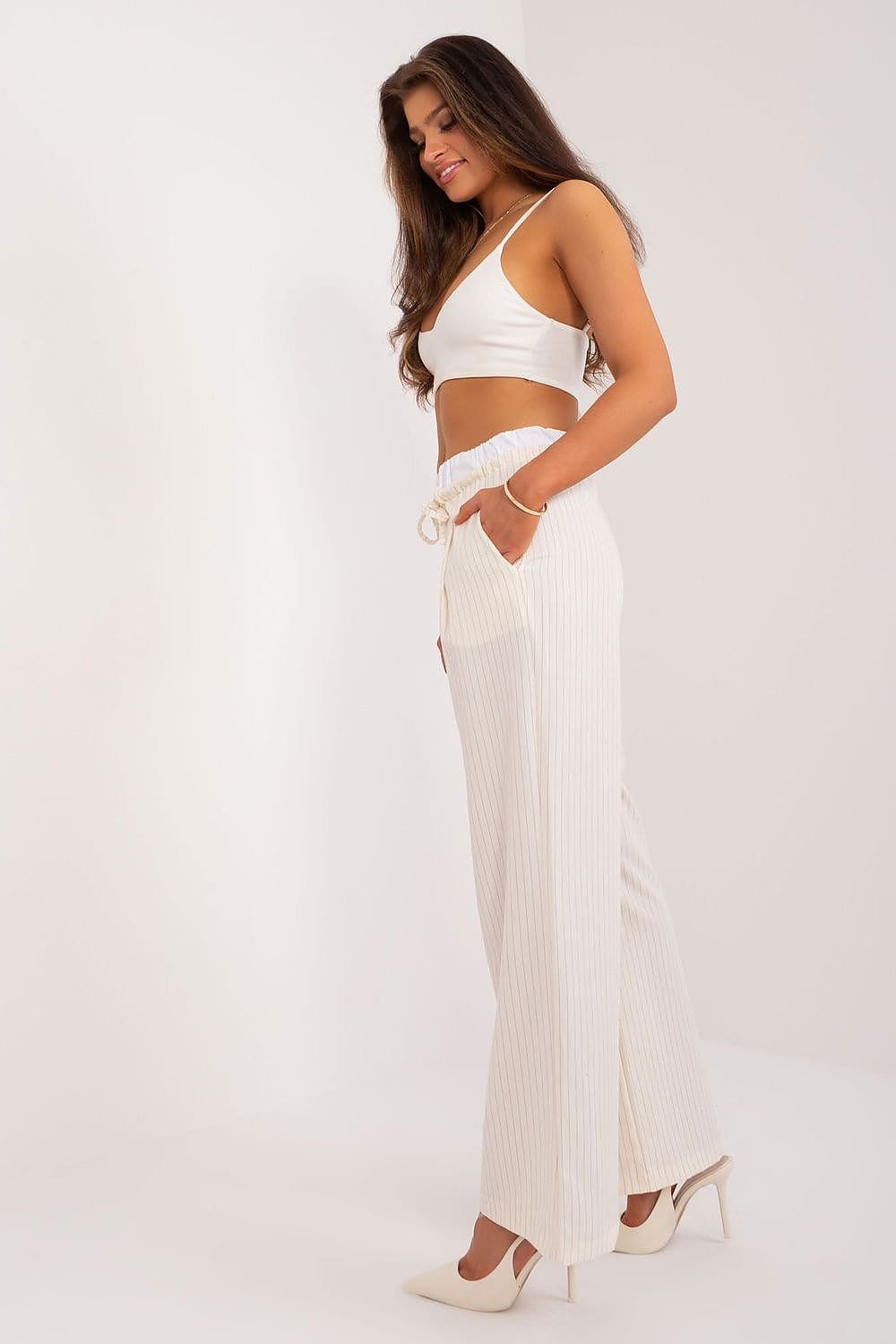 Teon Clothing EU These elegant pants are the perfect choice for a variety of occasions