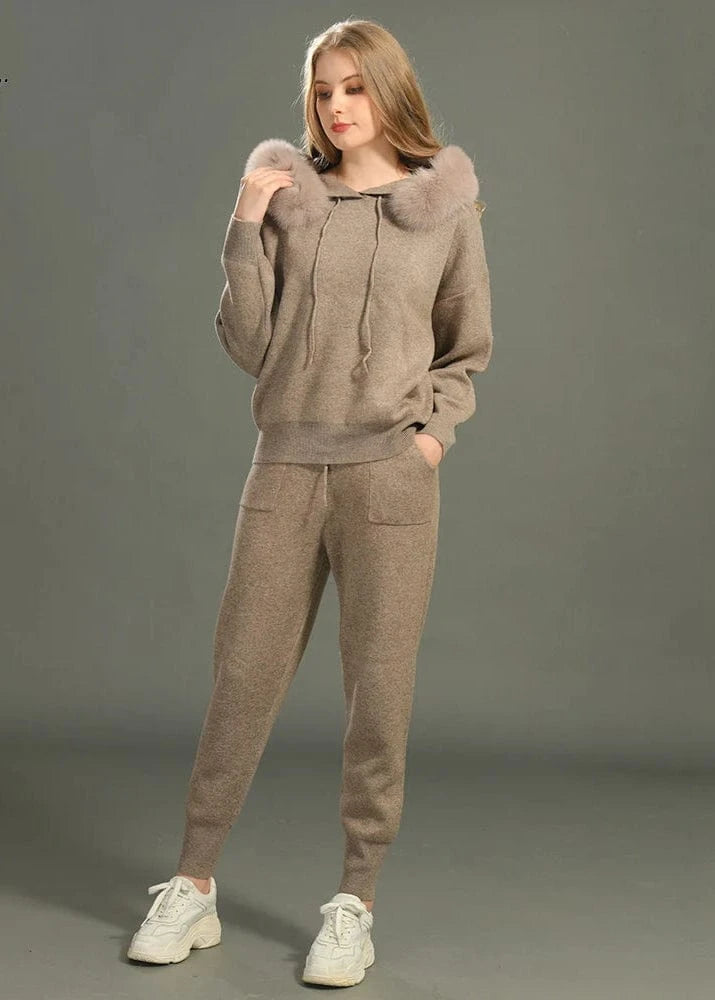 Autumn fashion women's knitted sweatshirt with fur