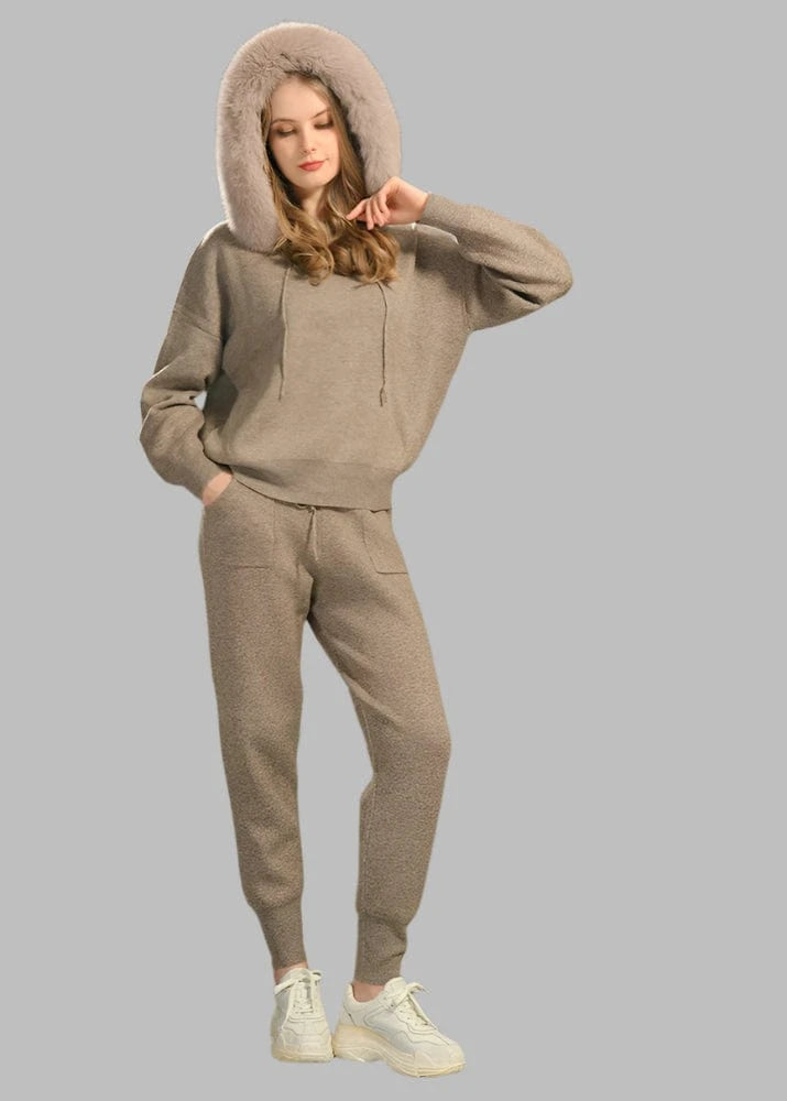 Autumn fashion women's knitted sweatshirt with fur