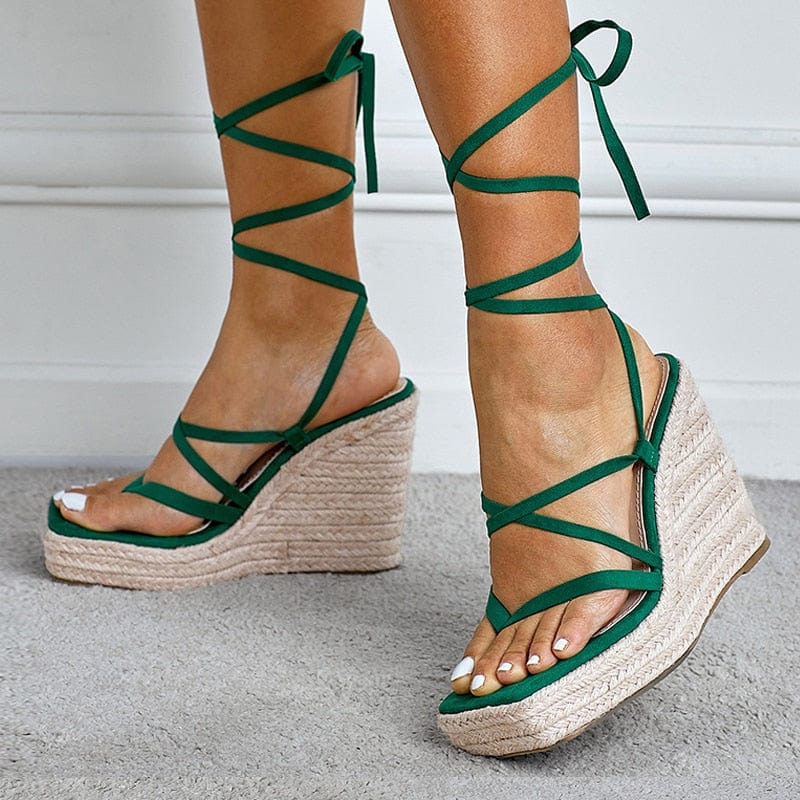 Teonclothingshop Fashionable sandals with a platform heel