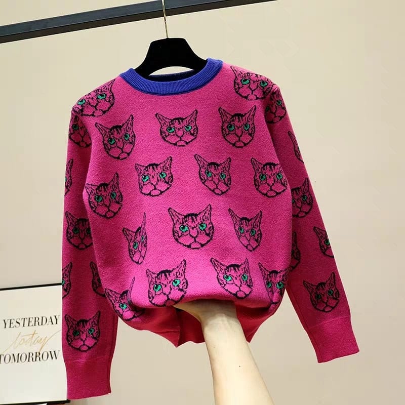 Teonclothingshop Fashionable women's warm sweater with cats with long sleeves