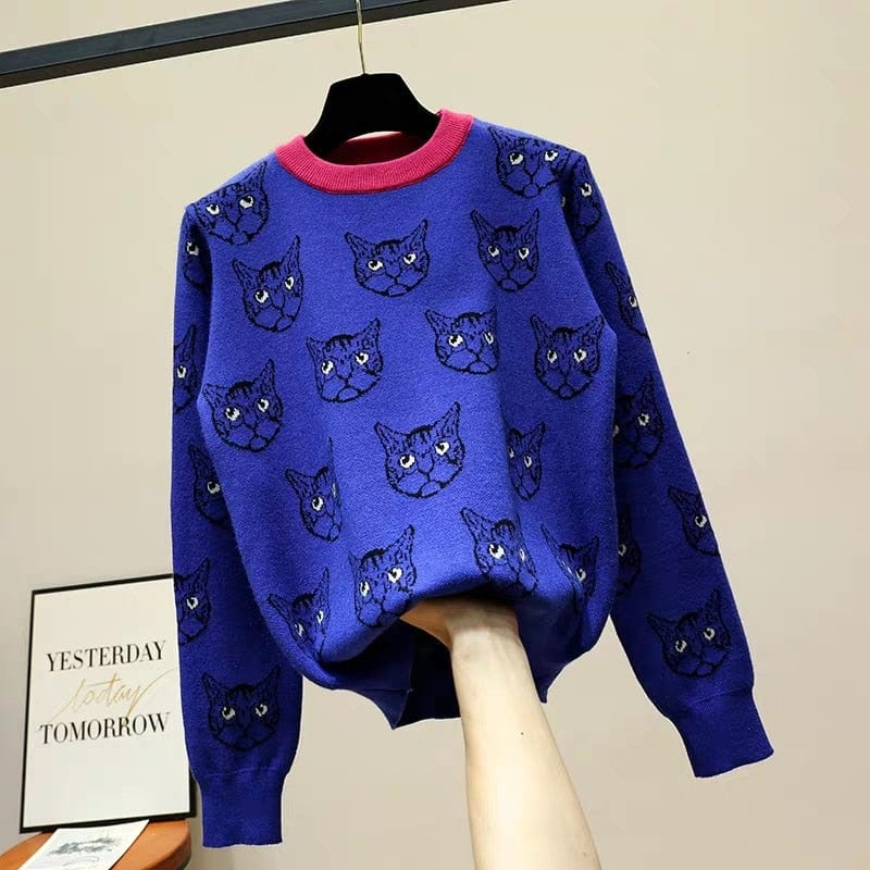 Teonclothingshop Fashionable women's warm sweater with cats with long sleeves