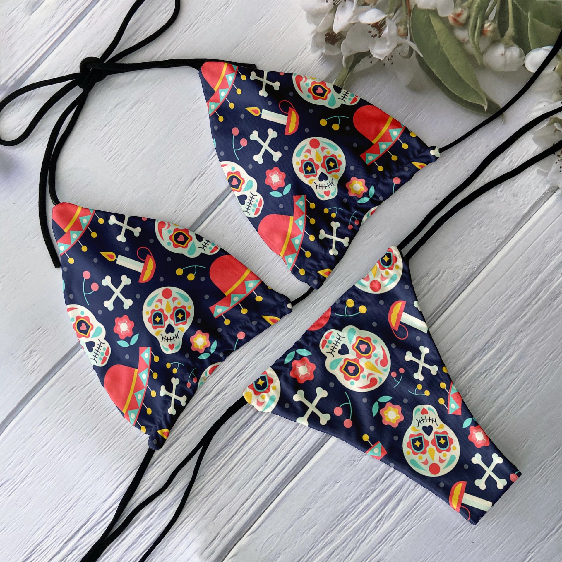 Teonclothingshop Low-waisted skull printed swimsuit