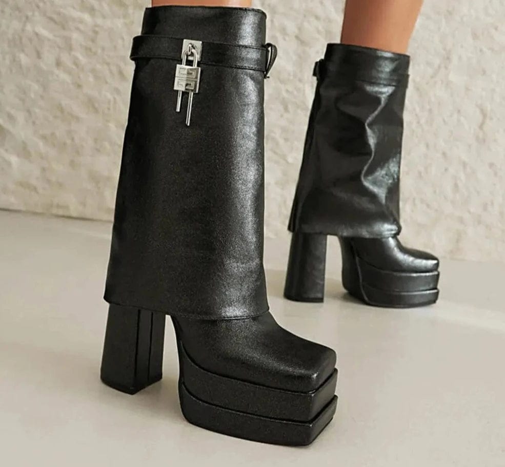 Teonclothingshop Women's boots with a high heel and a platform