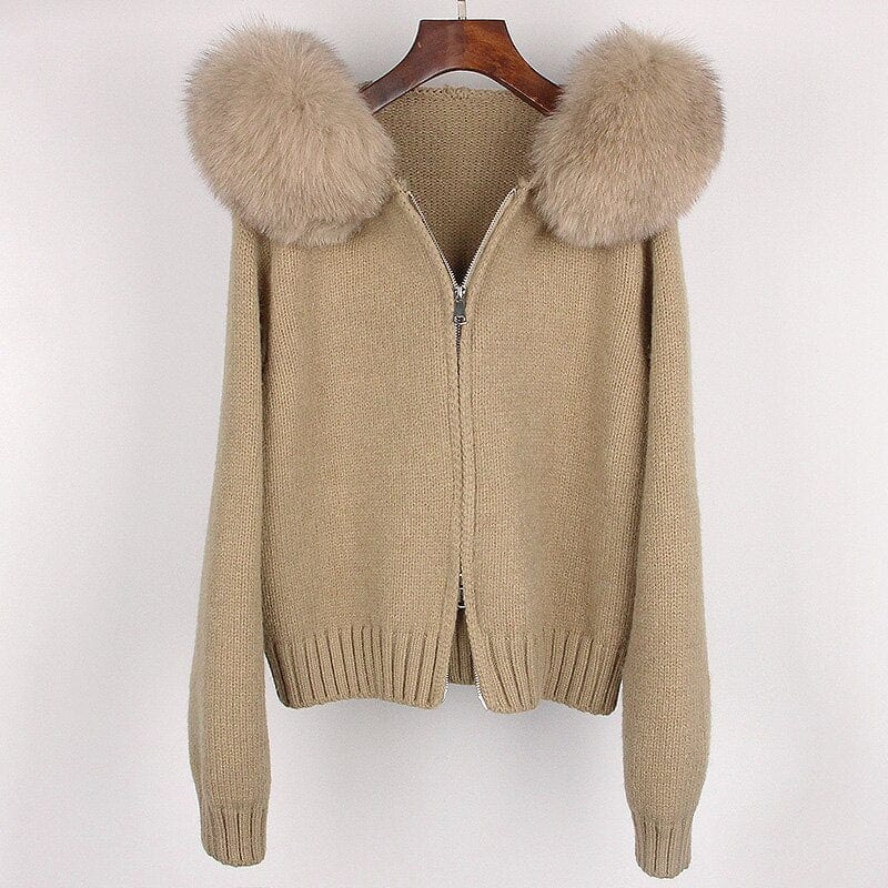 Teonclothingshop Women's knitted winter pullover with hood and fur collar